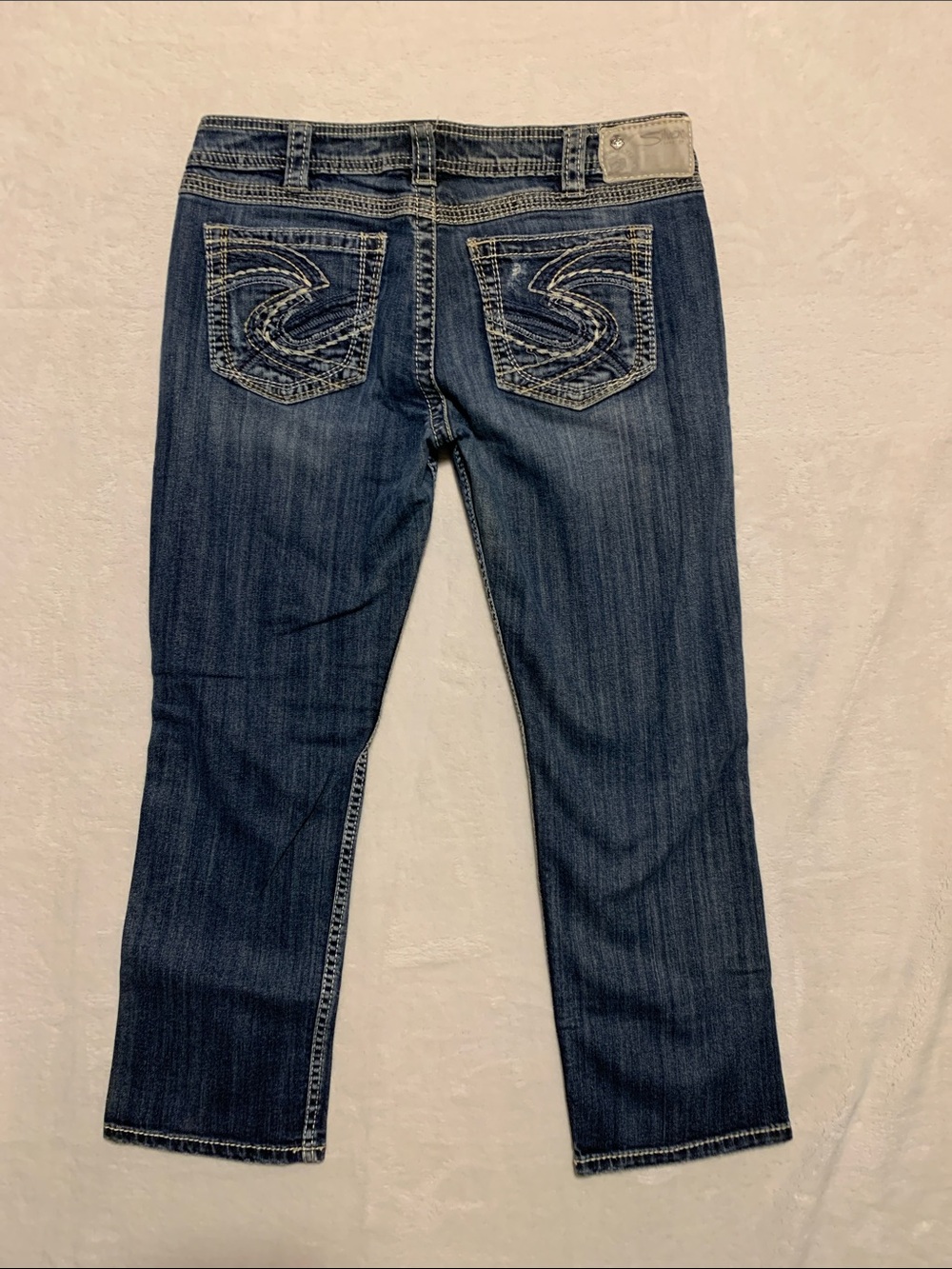 Silver Jeans Twisted Capri distressed 30 Blue embroidered Cropped Women’s Jeans